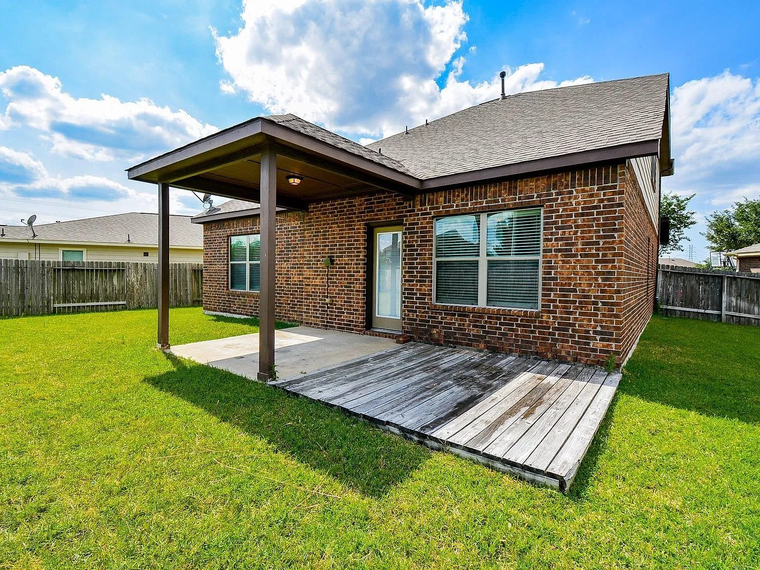 4 bed, 2.5 bath, 2239 sqft, $2,450 — Photo 4
