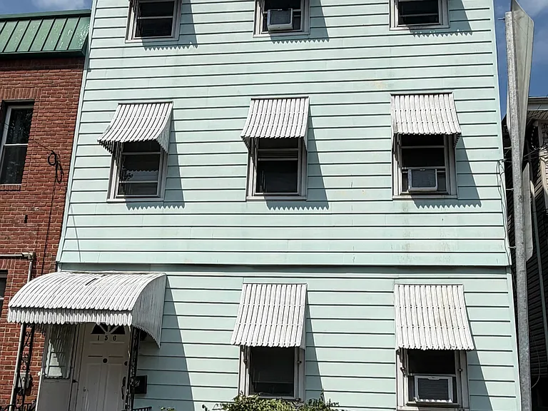 156 Saint Pauls Ave #3 — Photo 2