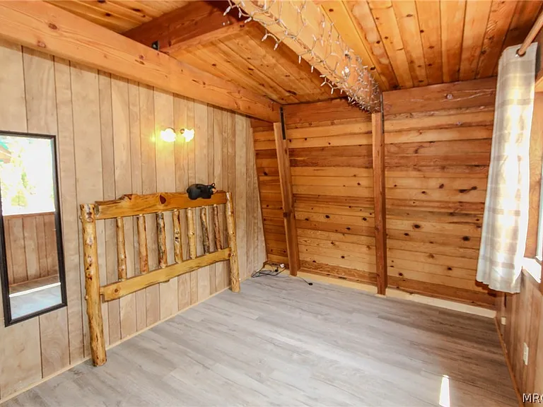 409 W Sherwood Blvd — Photo 26