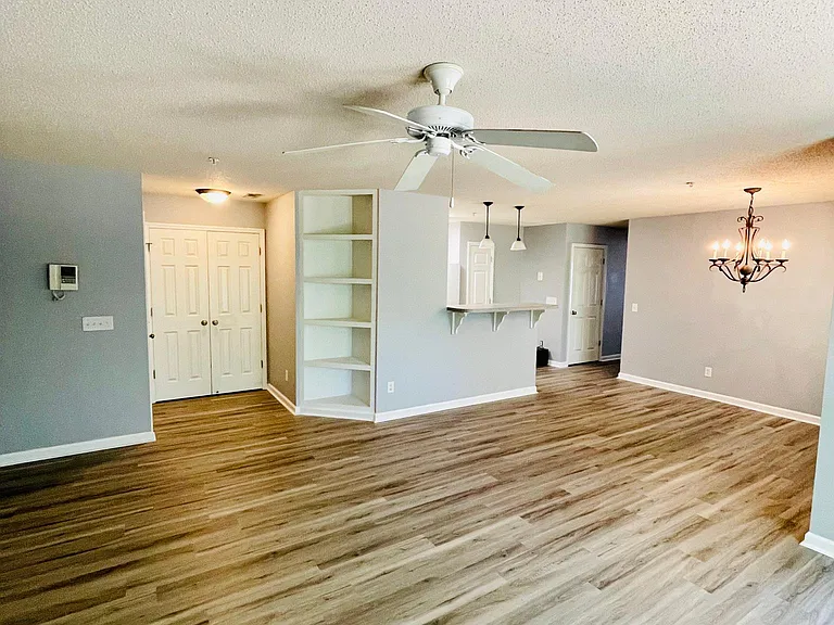 3475 Forestdale Dr #2B — Photo 3