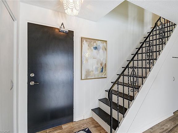 3rd image of 475 Claridge Rd #6