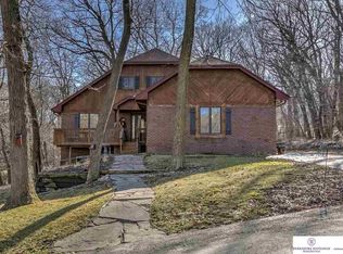 6015 Bennie Day Rd, Omaha, NE 68152