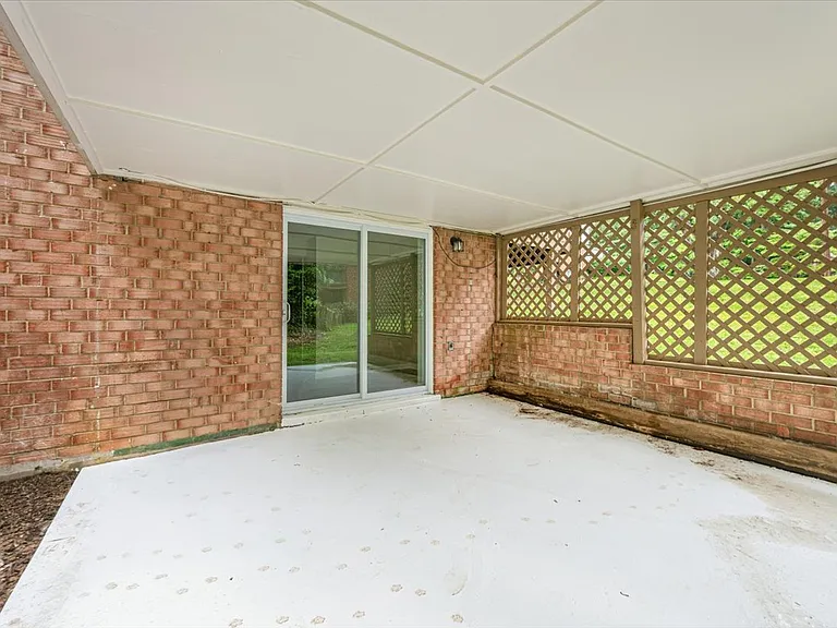 8624 Parliament Dr — Photo 45