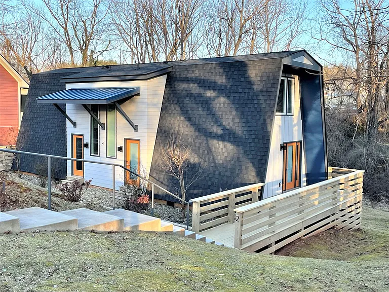 4 Unaka Ave #2 — Photo 1