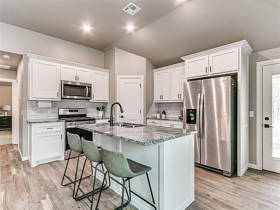 2nd image of 792 Harrison St