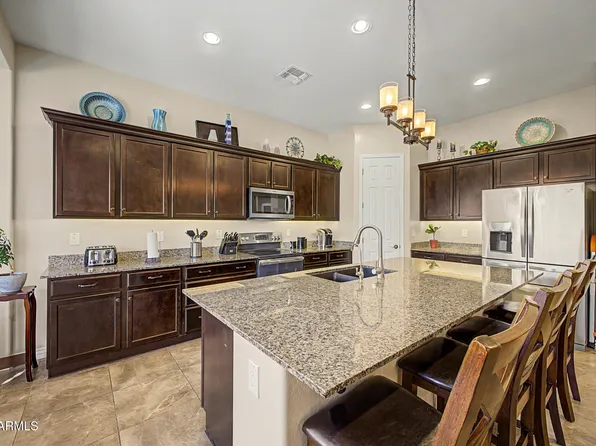 2690 E HAZELTINE Way, Gilbert, AZ 85298