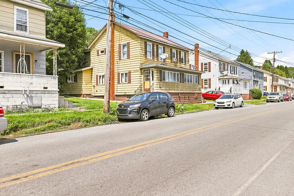 3 bed, 1.0 bath, 1198 sqft, $800 — Photo 3