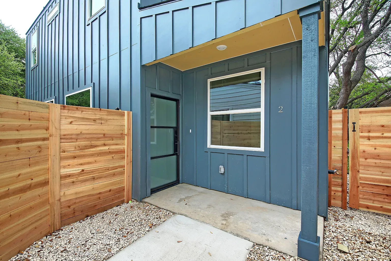 3 bed, 1153 sqft, $2,500 — Photo 2