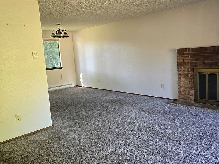 1361 Lahti Dr — Photo 5