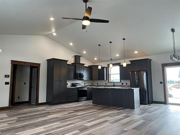5th image of 203 Palomino Dr