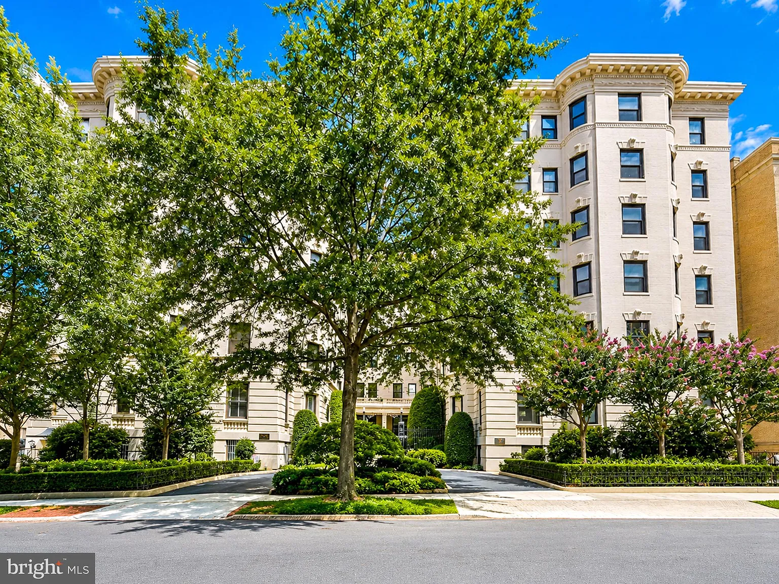 Kalorama Court — Photo 1