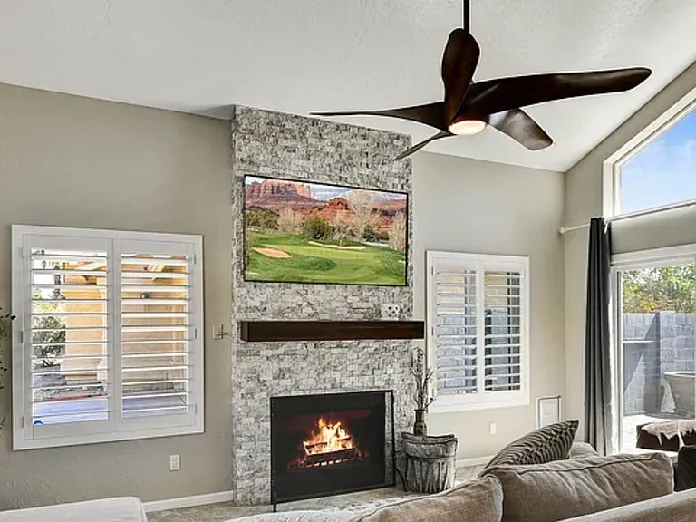 4413 E Bluefield Ave — Photo 1