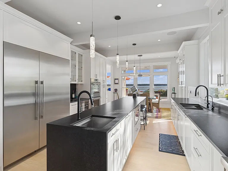64 Three Mile Harbor Dr — Photo 13