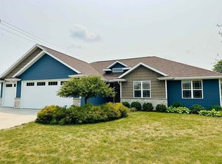 3241 E Aquamarine Ave, Appleton, WI 54913
