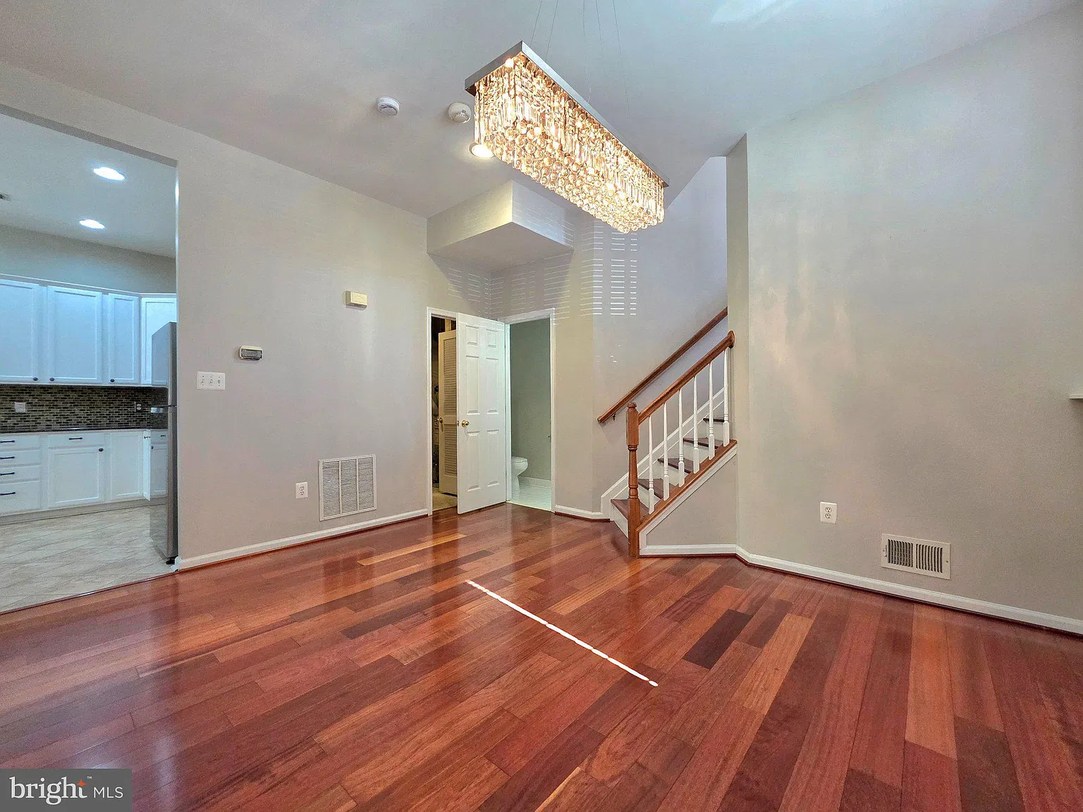 4 bed, 3.5 bath, 3472 sqft, $4,450 — Photo 4