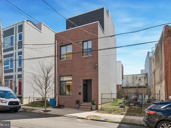 2720 W Cabot St, Philadelphia, PA 19121