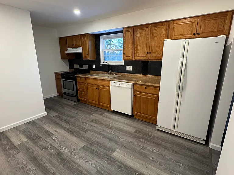 372 Sunset Rd — Photo 6