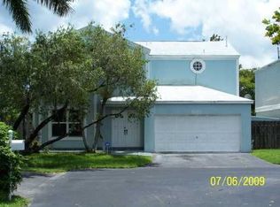 9916 SW 221st Ter, Cutler Bay, FL 33190