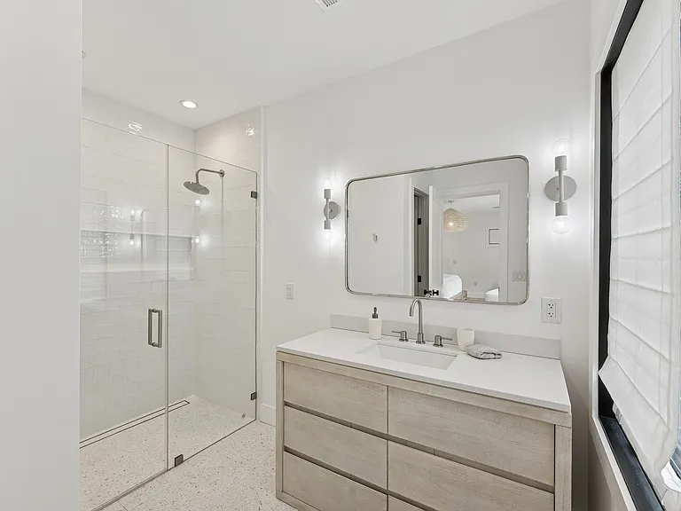 270 Main St — Photo 15