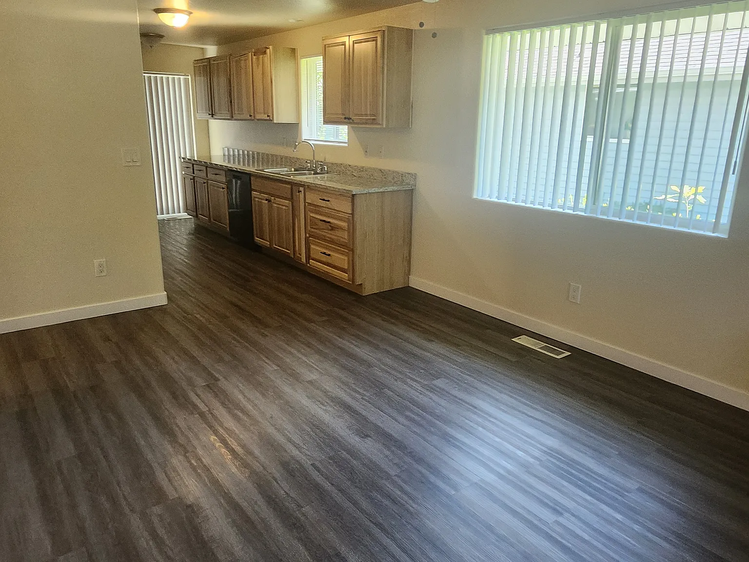 3 bed, 1200 sqft, $2,500 — Photo 1