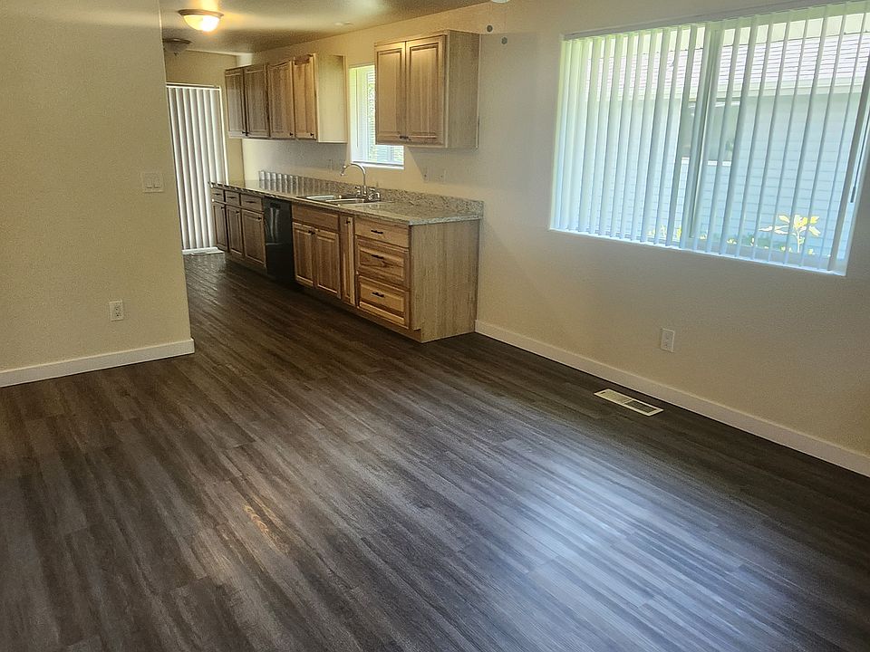 1st image of 5210 Alpha St SE #5210