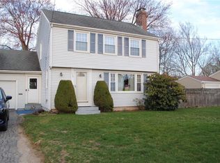110 Kiwanee Rd, Warwick, RI 02888