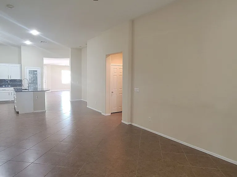 3833 Bowers Hollow Ave — Photo 8