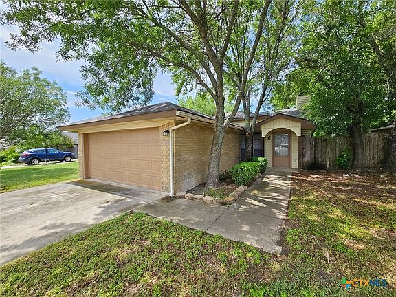 2nd image of 2110 Cimmaron Dr