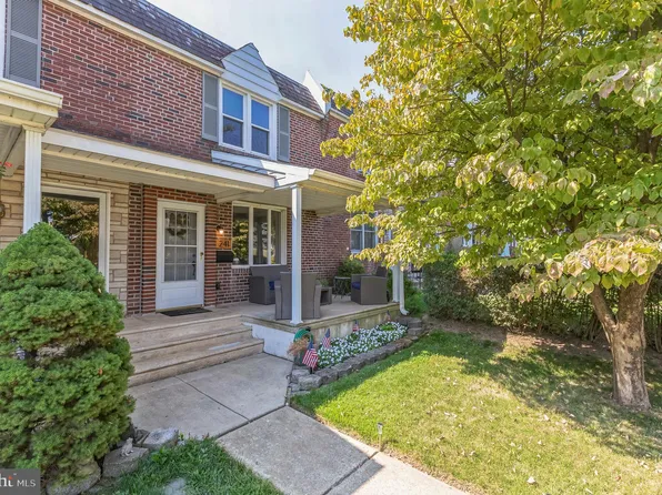 241 Park Dr, Glenolden, PA 19036