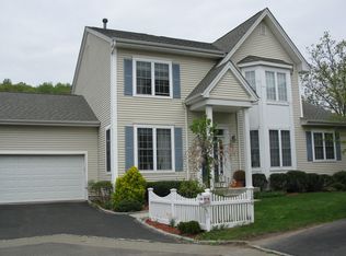 126 Heirloom Ct, White Plains, NY 10603