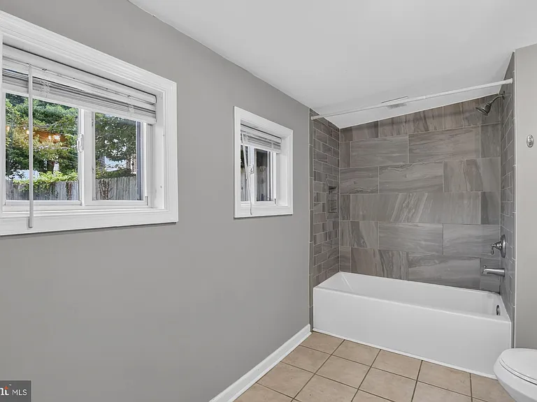 1209 E Susquehanna Ave #1 — Photo 14