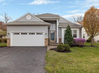 92 Renaissance Blvd, Somerset, NJ 08873