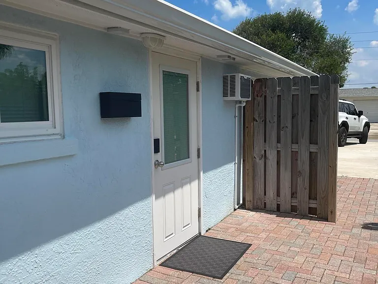 230 Avenida Central — Photo 16