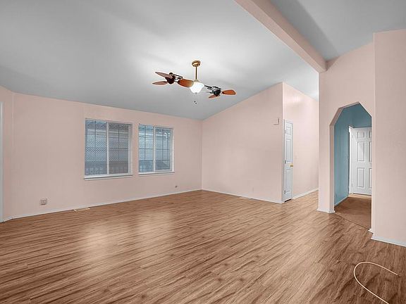 4th image of 2300 E Valley Pkwy Space 101