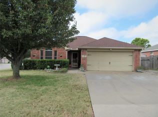 136 Kensington Ct, Rhome, TX 76078