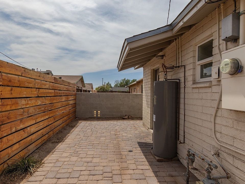 1st image of 2507 & 2511 E Oak St #2511