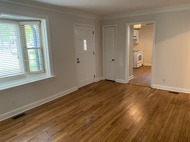 212 Clay St — Photo 6