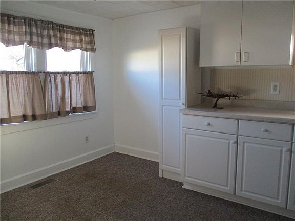 3rd image of 1604 Plum St