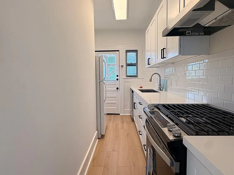 1201 W Gray St #3 — Photo 1