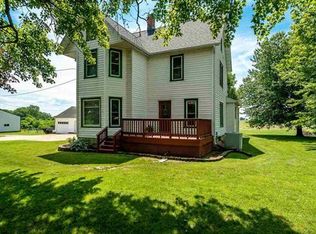 9691 E Cedarville Rd, Davis, IL 61019