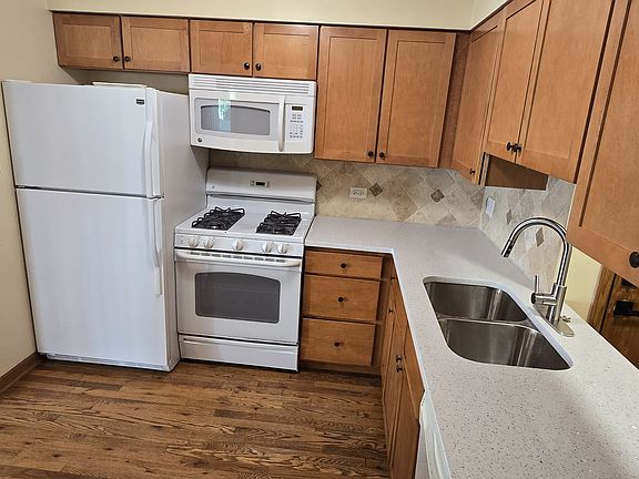 5th image of 19 Cedar Ct APT 4