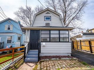 15 Douglas St, Fords, NJ 08863