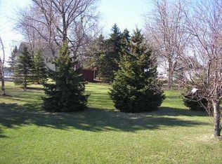 22 Lake Ave, Madison Lake, MN 56063