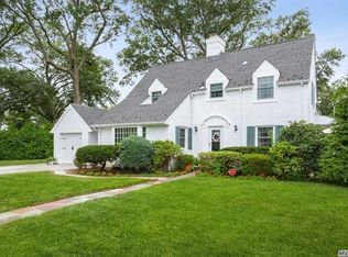 3 Wyatt Rd, Garden City, NY 11530