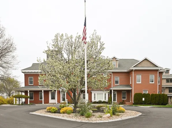 152 Water St Unit 4, Danvers, MA 01923
