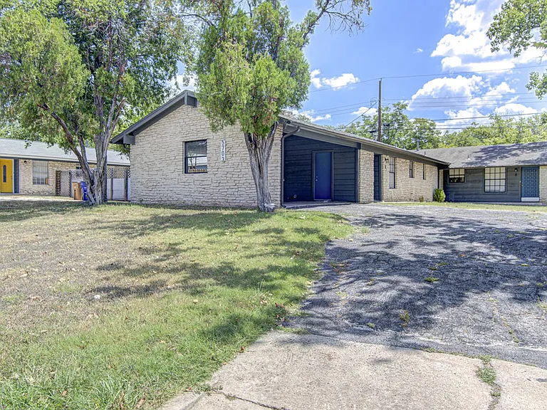 5703 Gloucester Ln — Photo 1