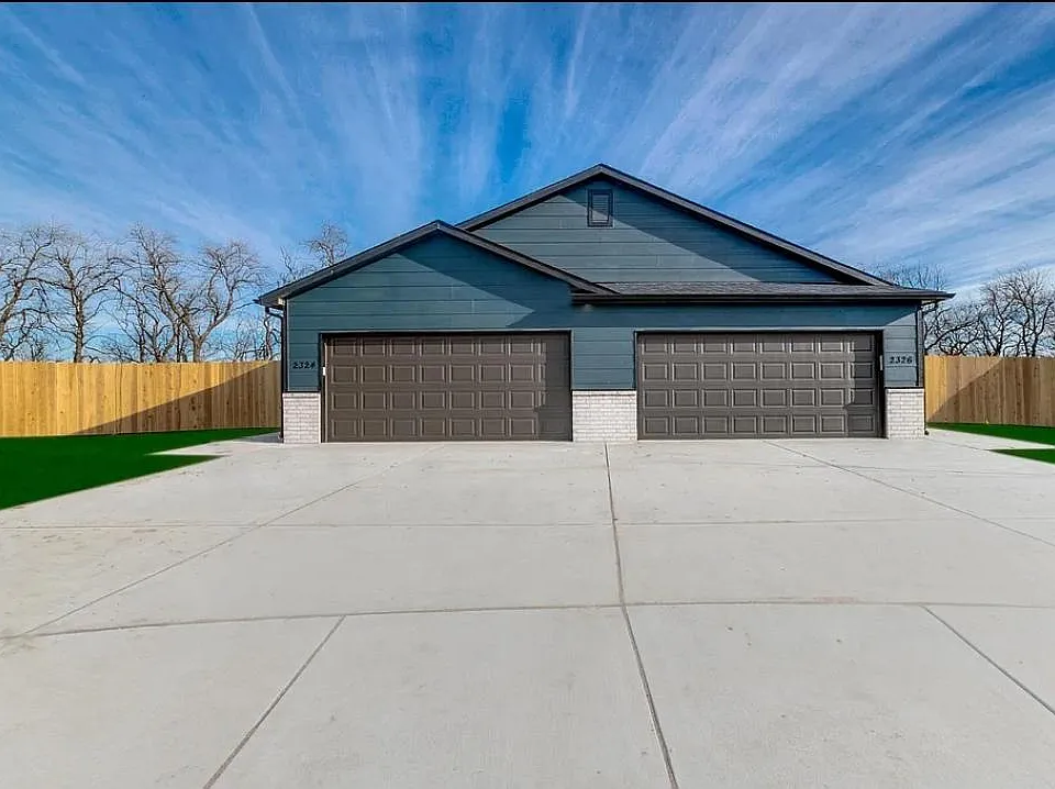 2346 E Cheyenne Ct
