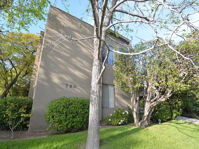760 S Marengo Ave — Photo 1