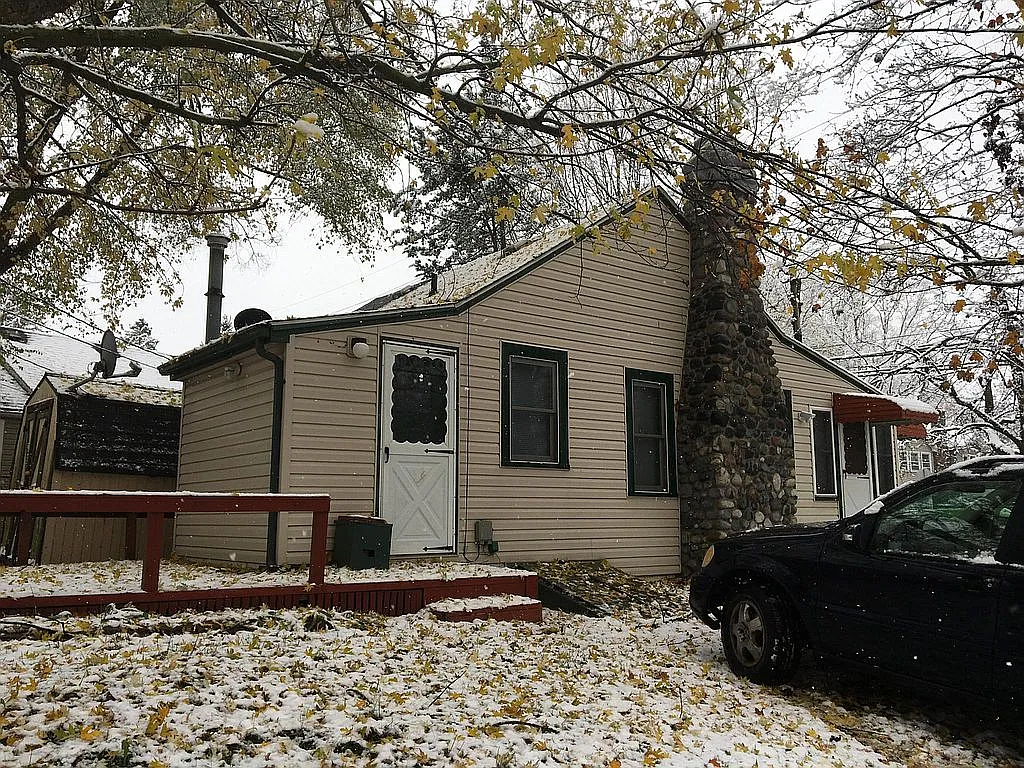 9980 Elizabeth Lake Rd photo 1