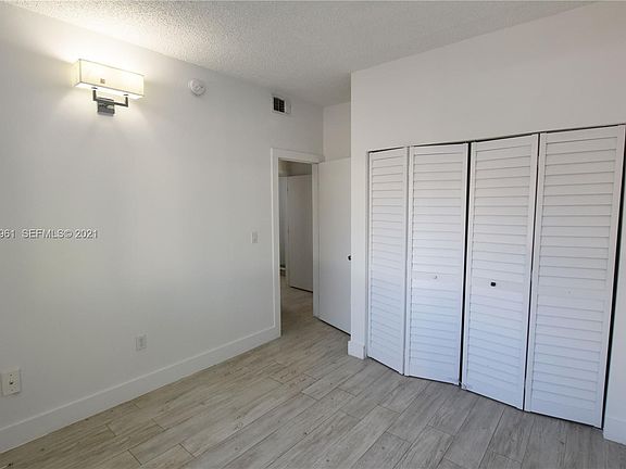5th image of 833 SW 8th Ave #A